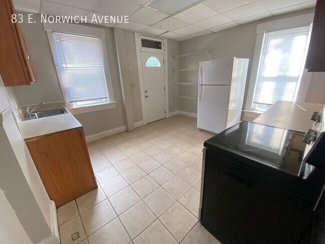 Foto del edificio - 83 E Norwich Ave