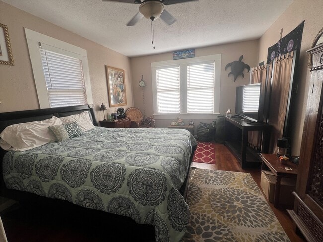 Foto del edificio - 1505 Rosewood St