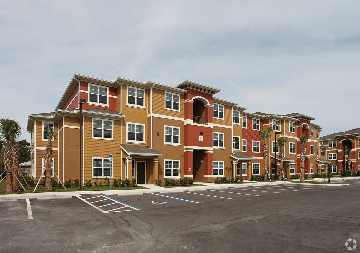 Primary Photo - Colonial Lakes Apartments, Ltd