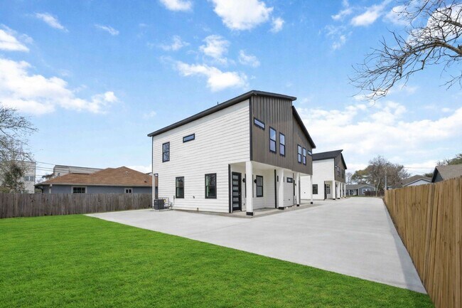 Foto del edificio - 4806 Carmen St