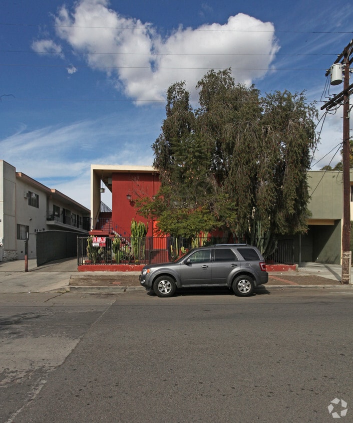 Building Photo - 4107 Sunset Dr