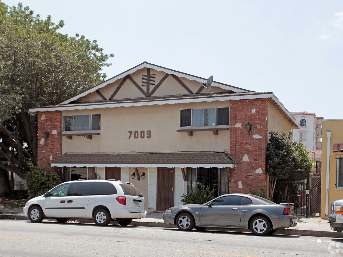 Building Photo - 7009 Seville Ave