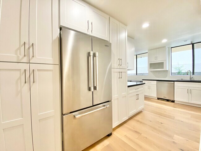 Building Photo - 131 N Wetherly Dr