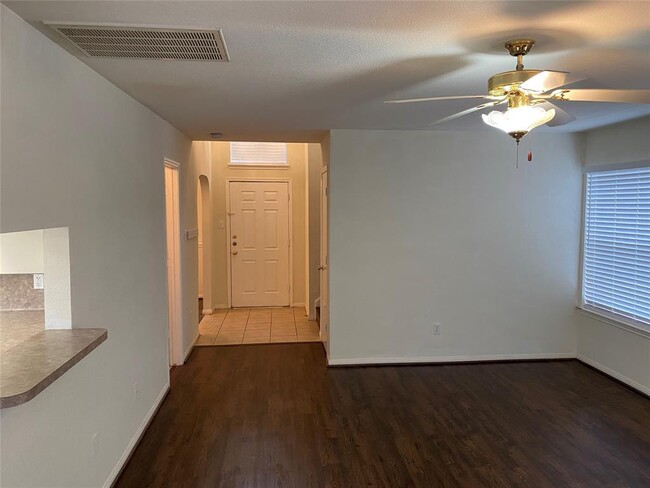 Foto del edificio - 23122 N Waterlake Dr