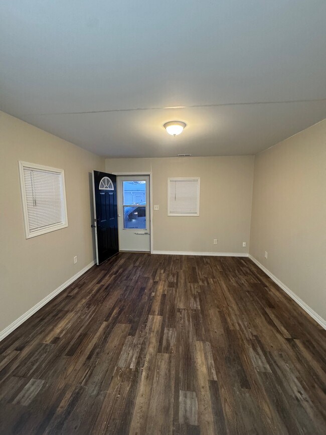 Habitación familiar - 518 N Main St