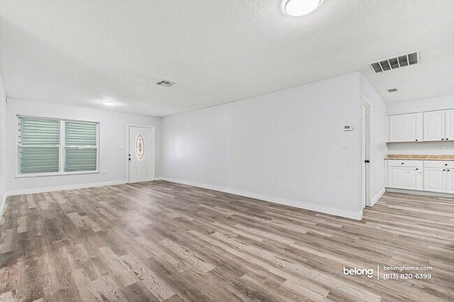 Foto del edificio - 22257 Yonkers Ave