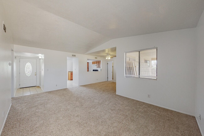 Building Photo - 576 Bahama Dr SE