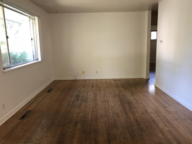 Foto del edificio - 1216 Lynwood Property