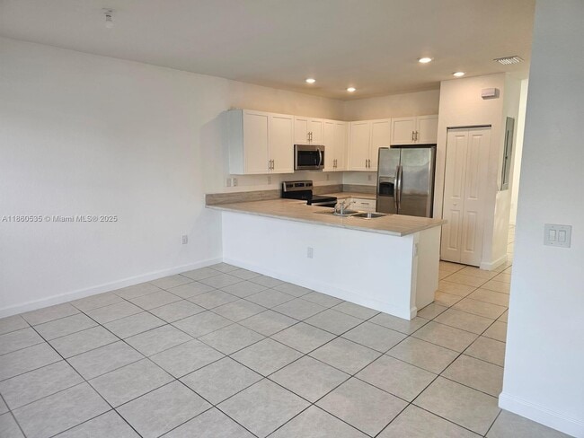 Building Photo - 607 NE 208th Terrace