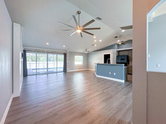 Foto del edificio - 13280 Foresman Blvd