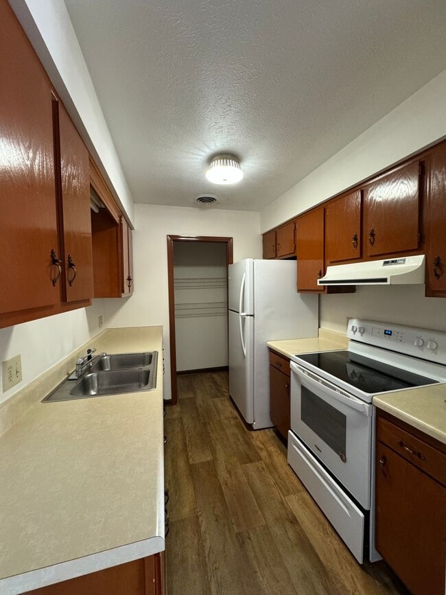 Foto del edificio - Apartment for Rent - Exclusive Leasing Special