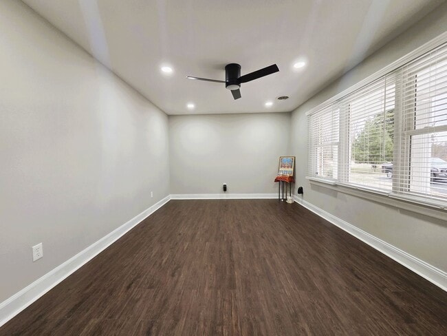 Building Photo - Remodeled ranch on large serene lot in Amelia County.