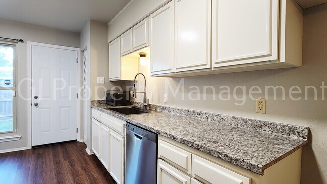 Foto del edificio - 13607 Flagstone Ln