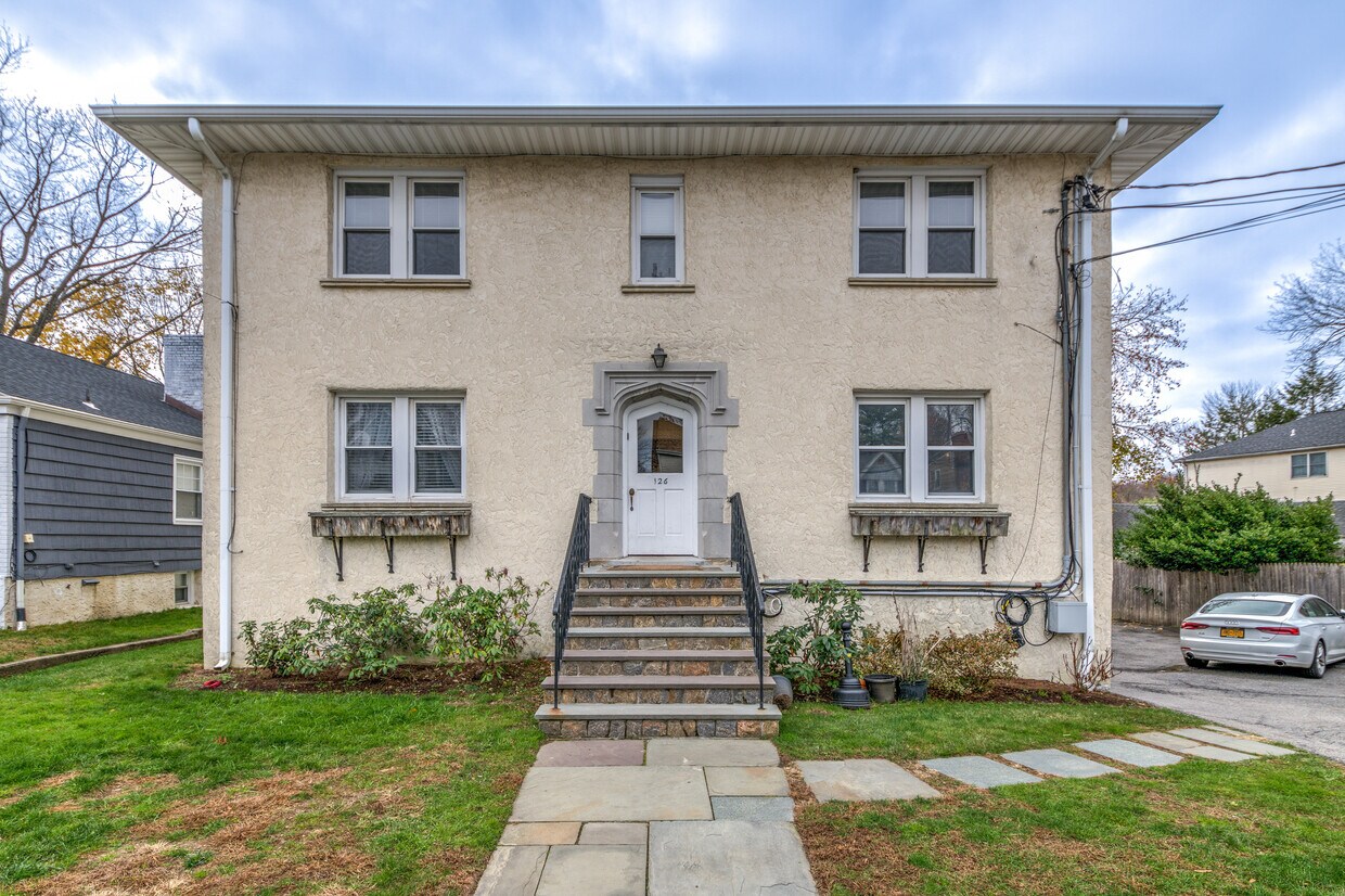 126 Bradford Ave, Mamaroneck, NY 10543 House Rental in Mamaroneck, NY