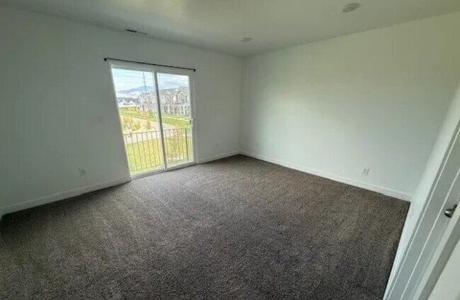 Foto del edificio - 882 N 3490 W