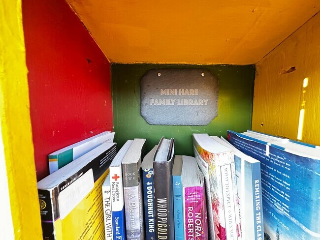 Foto del edificio - 1010 Dutton Ave