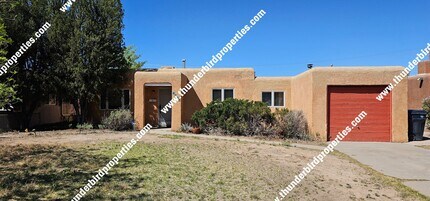 Building Photo - 1717 Richmond Dr NE
