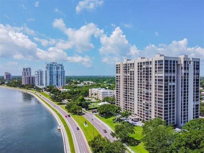 Foto del edificio - 3301 Bayshore Blvd
