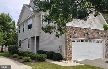 Building Photo - 206 Concord Pl