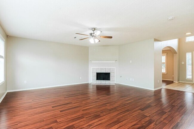 Foto del edificio - 6718 Rockwall Trail Dr