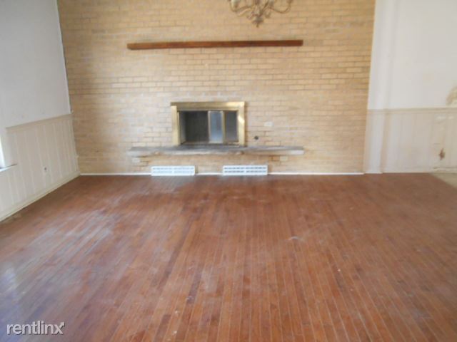 Foto del edificio - 4 br, 2 bath House - 310 W 10th St B Unit B