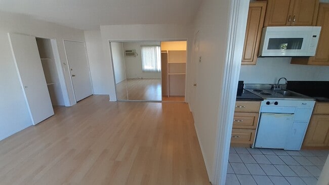 Building Photo - 5929 Laurel Canyon Blvd