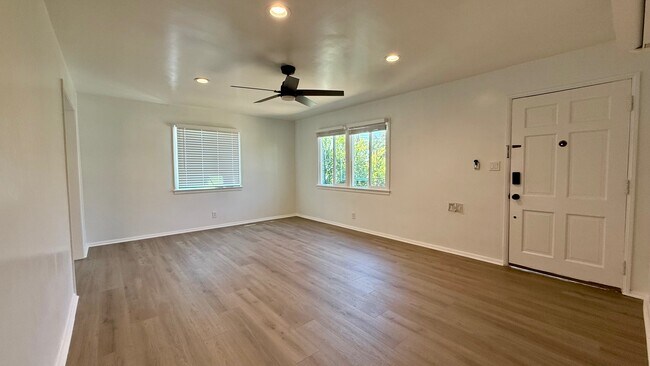 Foto del edificio - 6100 Strickland Ave