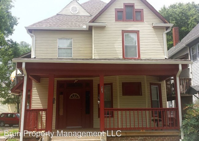Building Photo - 203 12th St