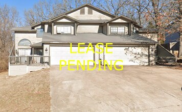 Building Photo - 2944-2946 E Sterling Ct