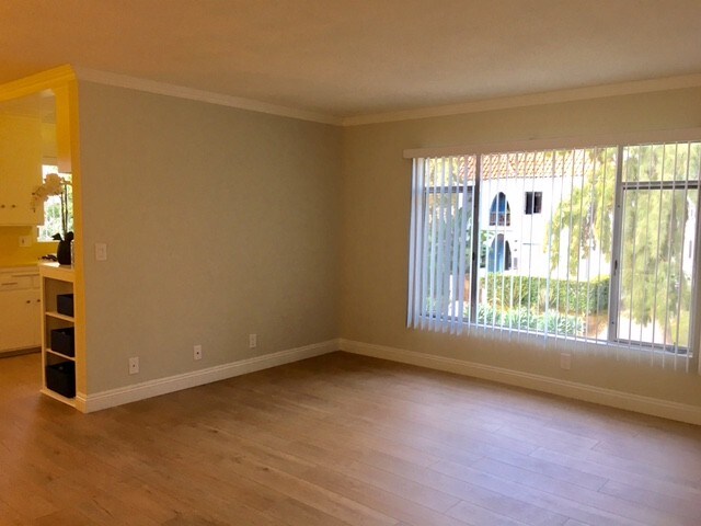 Primary Photo - 122 N Wetherly Dr