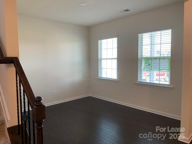 Foto del edificio - 143 Wrangell Dr