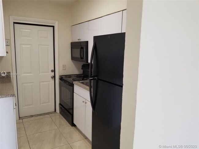 Foto del edificio - 2571 NW 13TH Ct