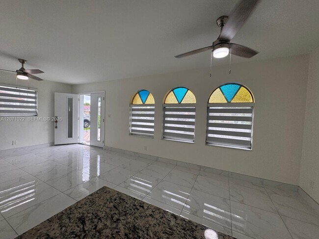 Foto del edificio - 7135 SW 22nd St