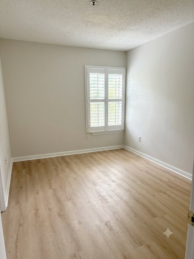 Foto del edificio - 10520 Beacon Ridge Dr