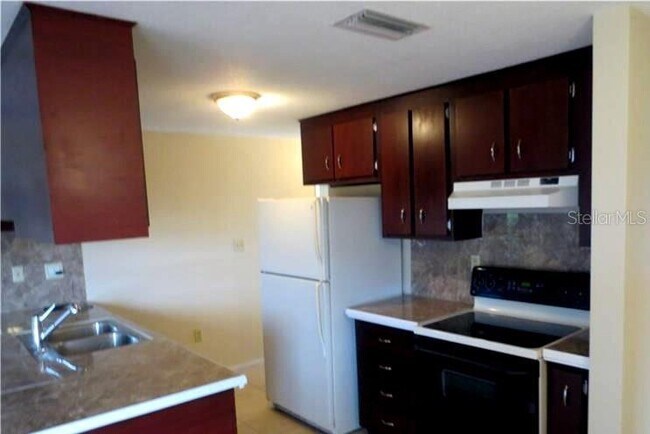 Building Photo - 7538 Pineapple Ln