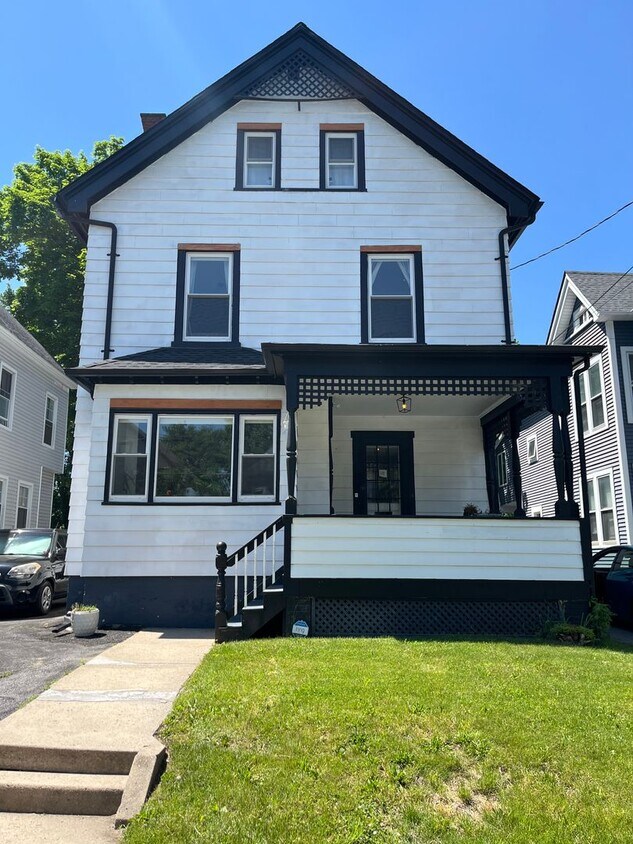 Primary Photo - 4 Bedroom House - Poughkeepsie