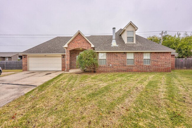 Building Photo - Beautiful 4 bedroom, 2 bath in North OKC