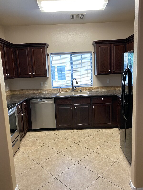 Foto del edificio - 14723 N 177th Ave