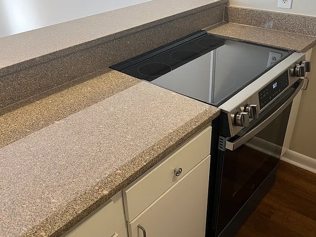 Building Photo - 3350 Altamont Rd