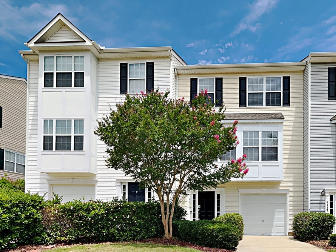 Foto principal - 5115 Neuse Commons Ln