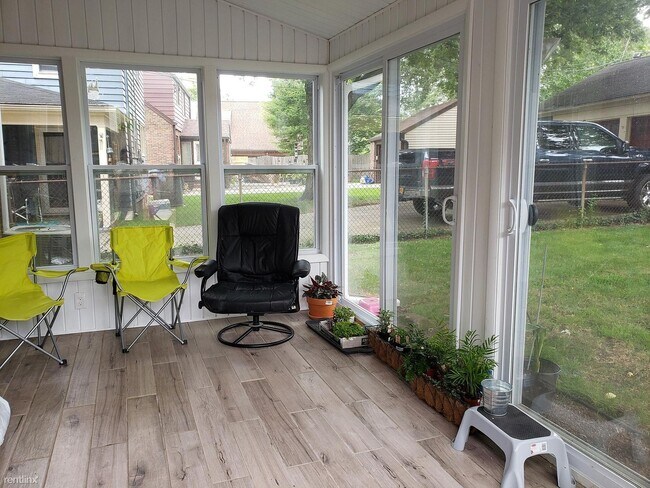 Foto del edificio - 3 br, 2 bath House - 43 Crosby Blvd