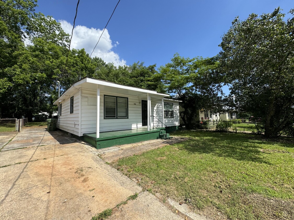 Foto principal - 1706 Chester St NW