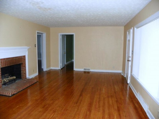 Foto del edificio - 732 Ferndale Blvd
