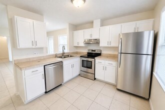 Building Photo - 3141 Huron Ave