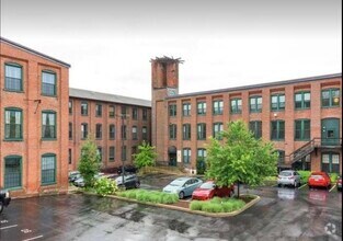 Building Photo - 200 Lincoln Ave