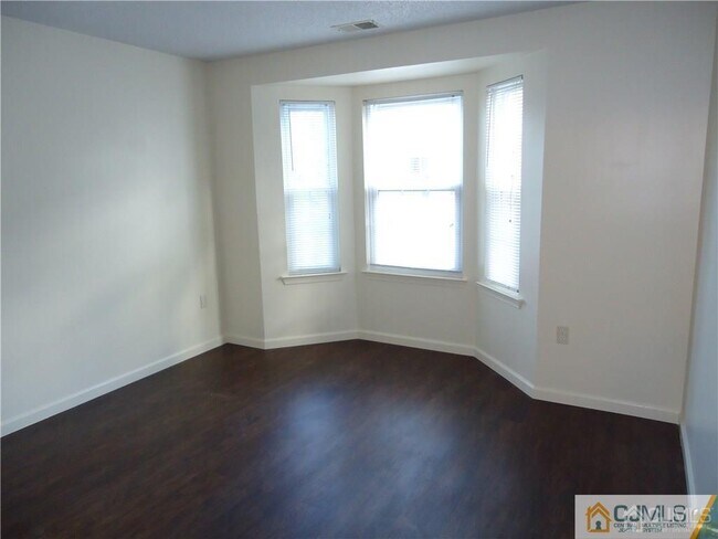 Building Photo - 80 Goodwin Dr