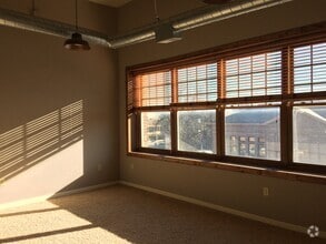 Building Photo - 132 S Dakota Ave