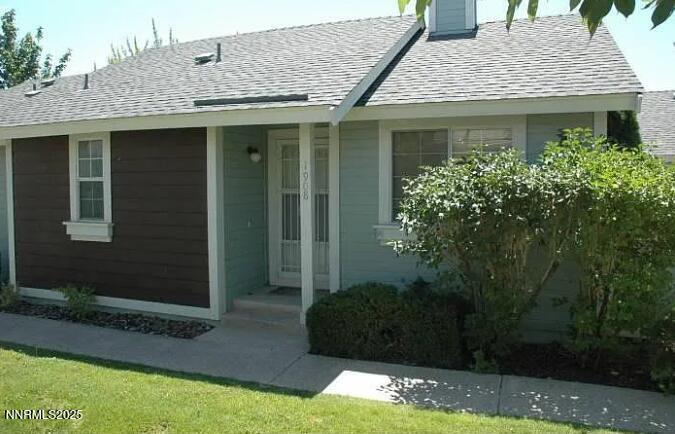 Primary Photo - 1908 E Minaret Cir