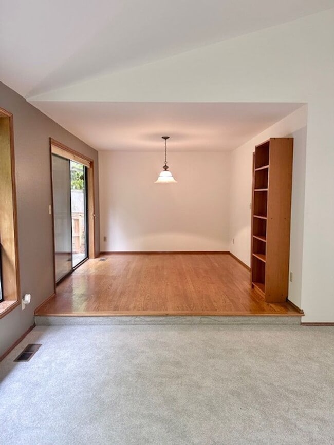 Building Photo - Lakeland Hills 3 bedroom 2 bathroom - Gara...