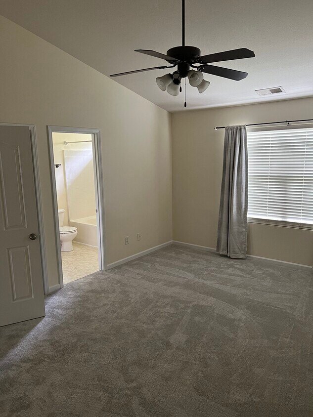 Foto del edificio - 7341 Laurel Valley Rd